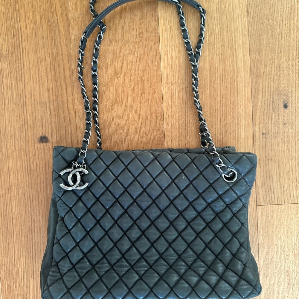 Chanel Black Quilted Shoulder Bag with Silver Chain